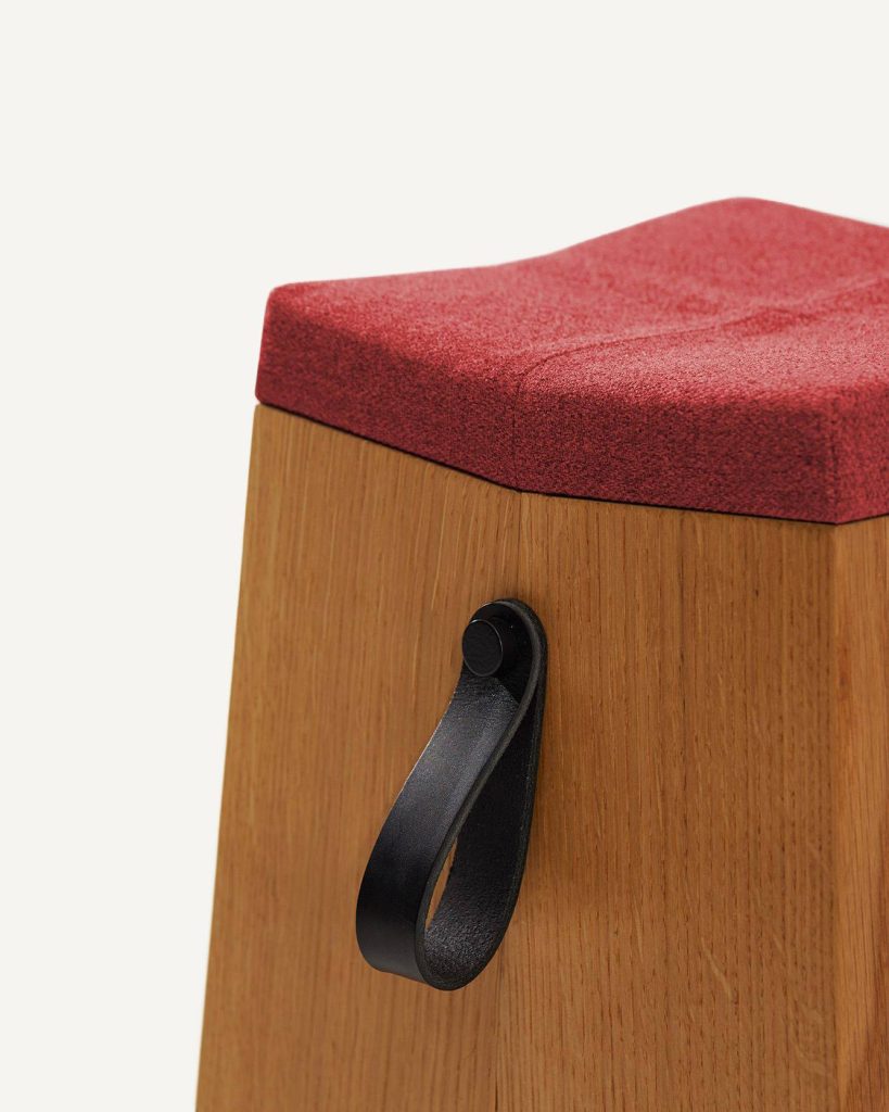 Heilig Objects Happens Stool Oak Red